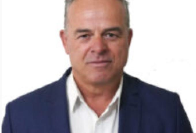 Δεντροφύτευση στο δημοτικό πάρκινγ του Σχίνου